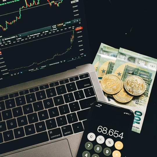 Cryvanta Flex 1.3 - Team von Kryptowährungsexperten